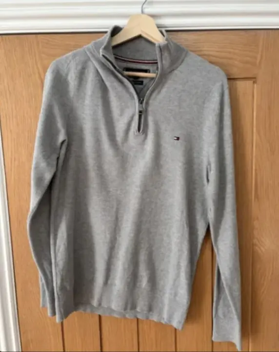 Tommy Hilfiger Quarter Zip, the raw Vinted listing photo